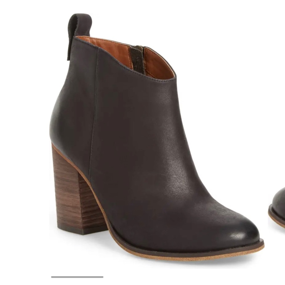 BP Lance Leather Block Heel Bootie | Black Burnished Leather